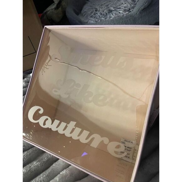 Juicy Couture Light Pink Soft Leather Jewelry Box Train Case  Juicy Couture Light Pink Soft Leather Jewelry Box Train Case & Storage